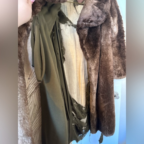 Vintage Fur Coats - Picture 9 of 9